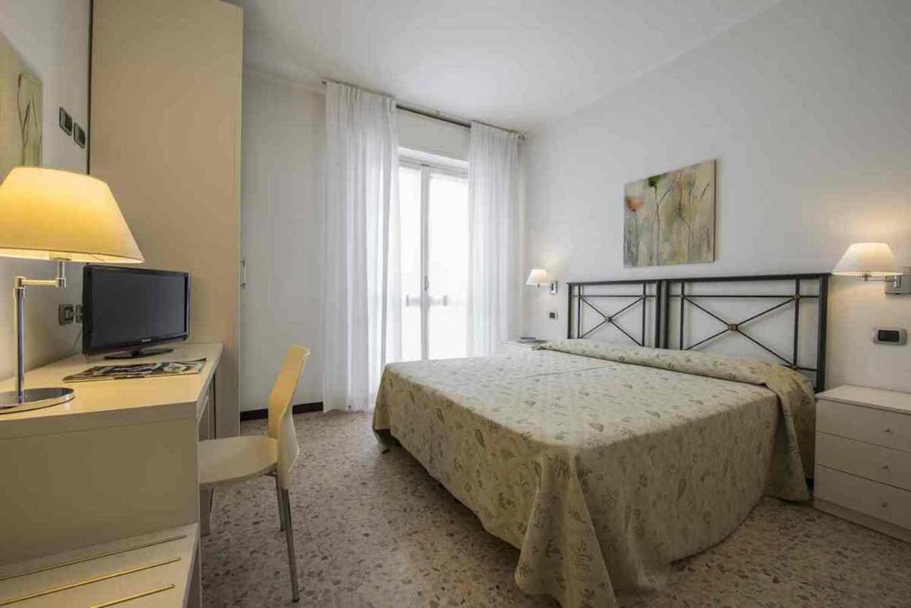 Hotel Aida Alassio Esterno foto